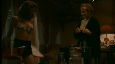 83. Грудастые Сандра Тейлор и Патриция Стэйплс танцуют топлес – Женщины ночи (США)