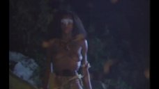 1. Танец чернокожой женщины у костра – Феникс-воин