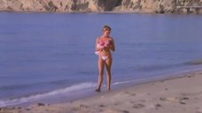 1. Катрин Мэри Стюарт в купальнике на пляже – Голливудские жёны