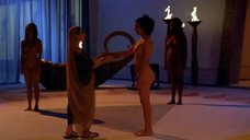 1. Отравление голых женщин – Клеопатра (2007)