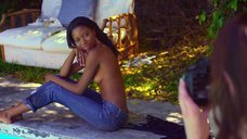 6. Талия Лонгкэмп фотографируется топлес – Американская бикини-автомойка