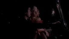1. Эро сцена с Анни Бель в машине – Лаура