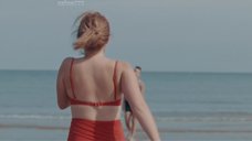 3. Джесси Пинник и Malic White на пляже – Принцесса Сид