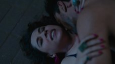 7. Секс сцена с Маанви Гагру – Еще четыре шота, пожалуйста