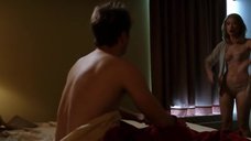 7. Оливия Уайлд в белье курит на кровати – Любовь, секс и химия