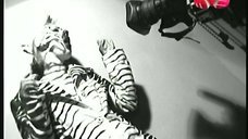 5. Ксения Собчак в образе зебры 
