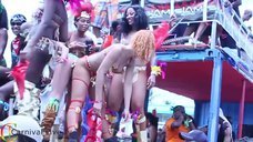 3. Рианна на карнавале в Барбадосе 