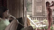 6. Полностью голая Диана Суарез принимает душ на балконе – Люсия и секс