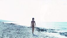 1. Обнаженная Паз Вега на пляже – Люсия и секс