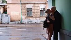2. Поцелуй с Аленой Михайловой – Люби их всех