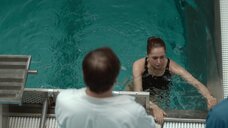 4. Виктория Исакова задерживает дыхание в бассейне – Один вдох