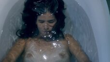 2. Патрисия Веласкес топлес под водой – Лис в сентябре