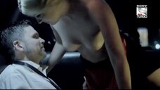 3. Секс с Никки Гриффин в машине – Роковые красотки