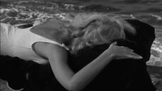 1. Мелина Меркури в купальнике – Федра