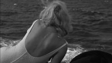 2. Мелина Меркури в купальнике – Федра