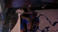 10. Кари Вурер занимается сексом в краске – Живые краски