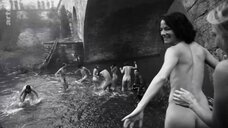 Валери Пахнер и Анна Мария Мюэ купаются голыми