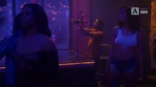 2. Эларика Галлахер и Брэнди Эванс светят грудью в стрип-клубе – Долина соблазна