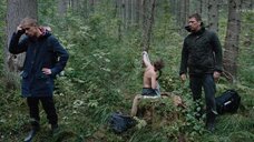 3. Анастасия Чистякова раздевается в лесу – Территория (2020)