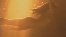 14. Кристи Фрэнк плавает голой в бассейне – Дневники «Красной туфельки»