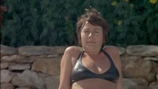 4. Жанна Коллетен и Анни Жирардо в купальниках – Лечение шоком