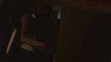 1. Секс сцена с Анной Дрейвер – Борьба в тени