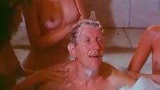 2. Сцена в бане с голыми девушками – Триста лет спустя