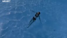 1. Секс сцена с Лавинией Вильсон возле бассейна – О чем мы мечтаем