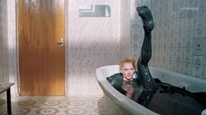 14. Горячая сцена с Светланой Ходченковой в ванной – Любовь без размера