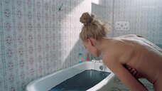 6. Горячая сцена с Светланой Ходченковой в ванной – Любовь без размера