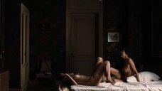 3. Наташа Яровенко и Елена Анайя веселятся голыми – Комната в Риме