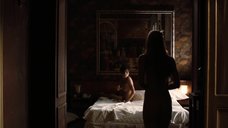 9. Наташа Яровенко и Елена Анайя веселятся голыми – Комната в Риме