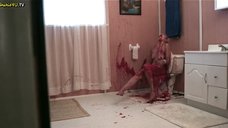 11. Кровавая сцена с Самантой Варгой на унитазе – Домашняя акула