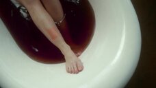 2. Плачущая голая девушка в ванне – Закон и беспорядок