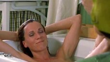 7. Сцена в ванне с голой Дорис Шретцмайер – Комиссар Рекс