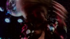 5. Джуэл Шепард светит голой грудью на дискотеке – Кристина и сексуальная переподготовка