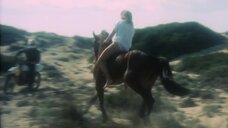 10. Джуэл Шепард в трусах на коне – Кристина и сексуальная переподготовка