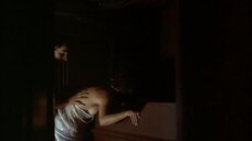 4. Секс сцена с Эммой Томпсон – Кэррингтон
