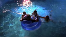 3. Обнаженные девченки в бассейне – Блудливая Калифорния