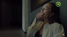 3. Виктория Литвиненко мастурбирует и плачет – Первые ласточки. Зависимые