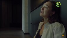 4. Виктория Литвиненко мастурбирует и плачет – Первые ласточки. Зависимые