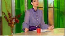 2. Екатерина Стриженова в прозрачной блузке в телепередаче «Доброе утро» 