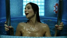 1. Екатерина Стриженова плавает топлес в бассейне – От 180 и выше