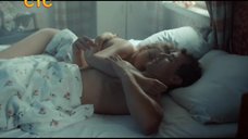 Наталья Скоморохова в постели