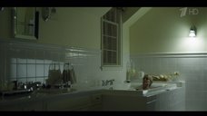 7. Робин Райт принимает ванну – Карточный домик