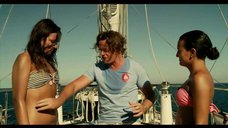 2. Девушки в купальниках на корабле – Корабль (2013)
