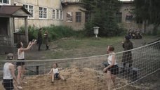 5. Девушки в майках играют в волейбол – Разведчицы