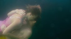 2. Поцелуй с Екатериной Вилковой под водой – На крючке!