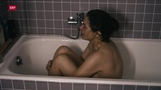 5. Эротическая сцена с Барбарой Ауэр в ванной – Вакуум