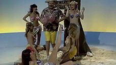 Секси девушки на райском островке